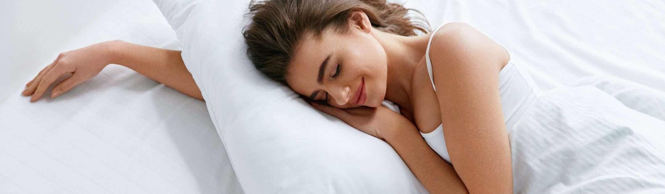 Dormir sans oreiller : bonne ou mauvaise idée ?