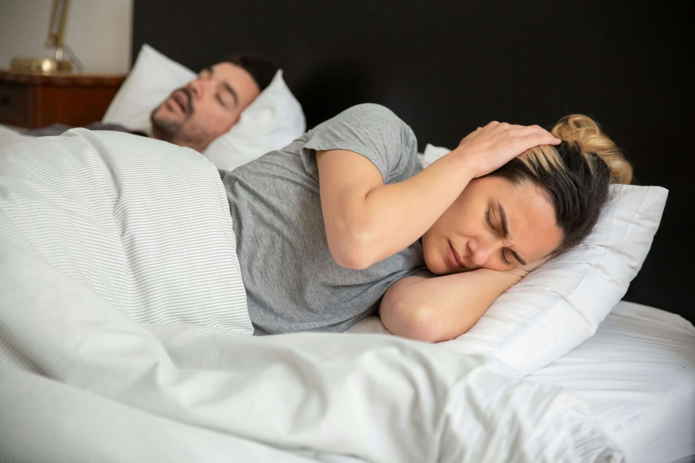 Troubles du sommeil : causes, symptômes et traitements pour en venir à bout !