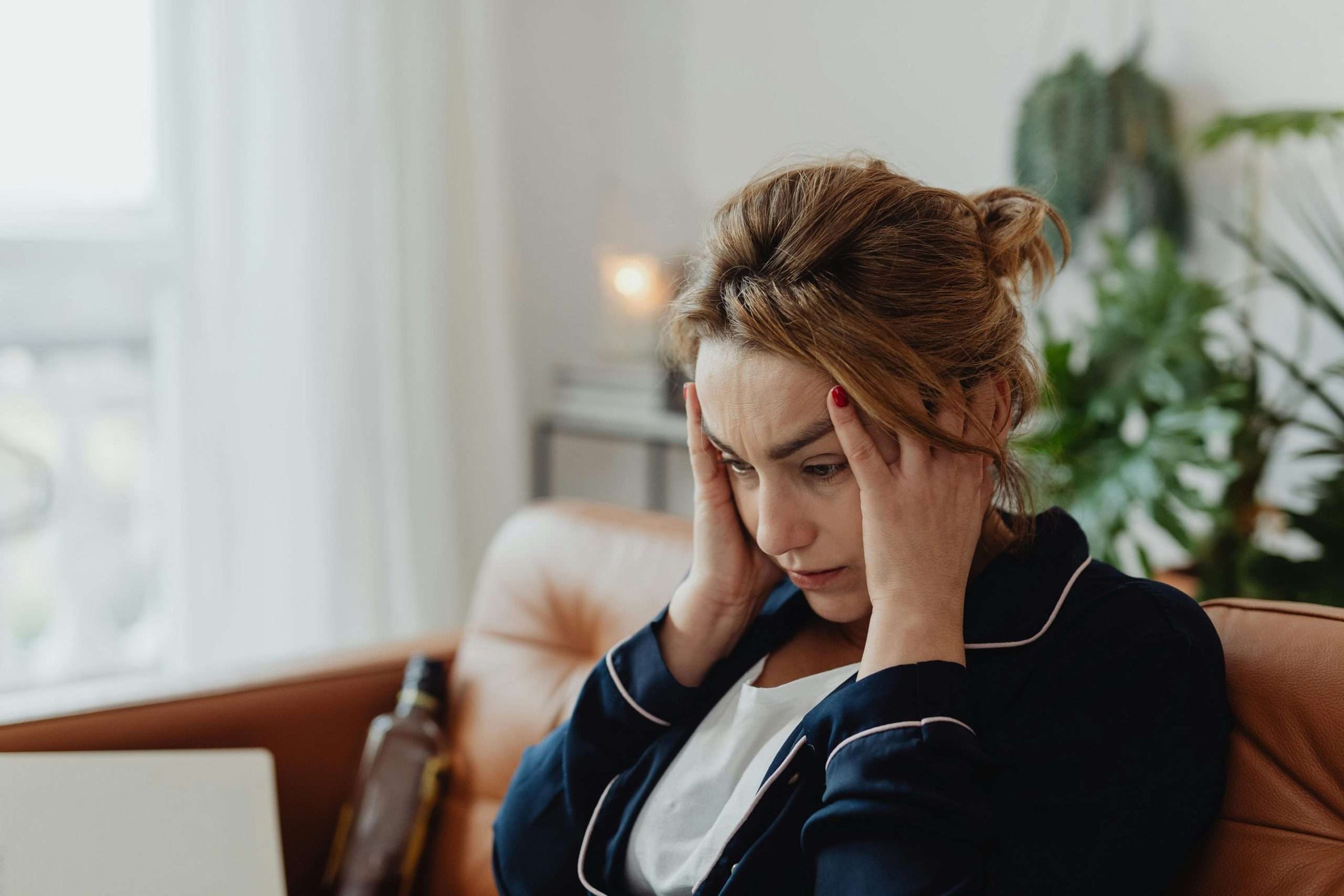 Mal de tête au réveil : causes et solutions !